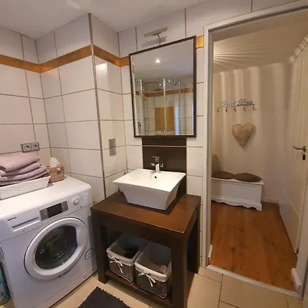 Ferienwohnung - Reinhardshausle